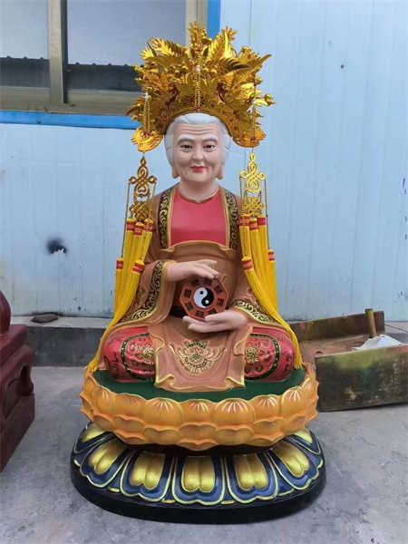 無(wú)聲老母彩塑加工中